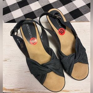 New without box Aerosoles size 10. Wedge.